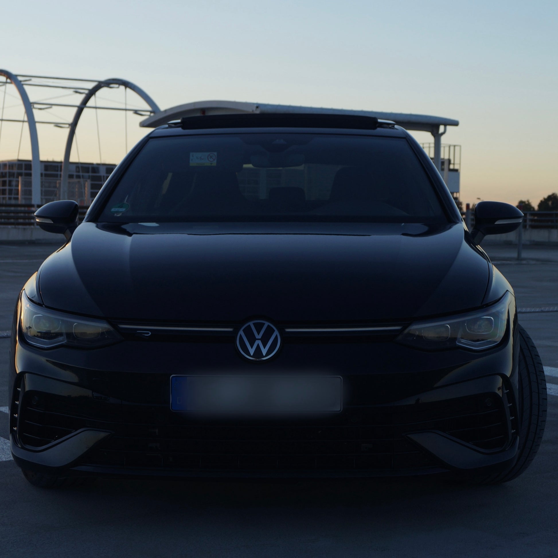 Volkswagen Golf 8R noire 320ch en location à Bordeaux chez SR Prestige Cars