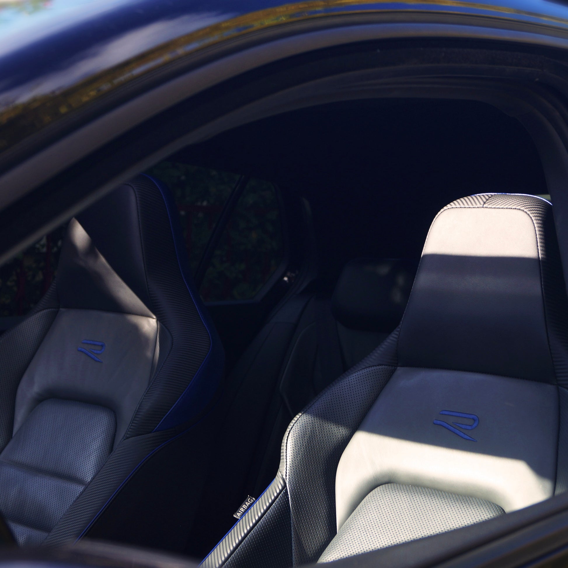 Intérieur Volkswagen Golf 8R avec sièges sport et écran tactile digital cockpit